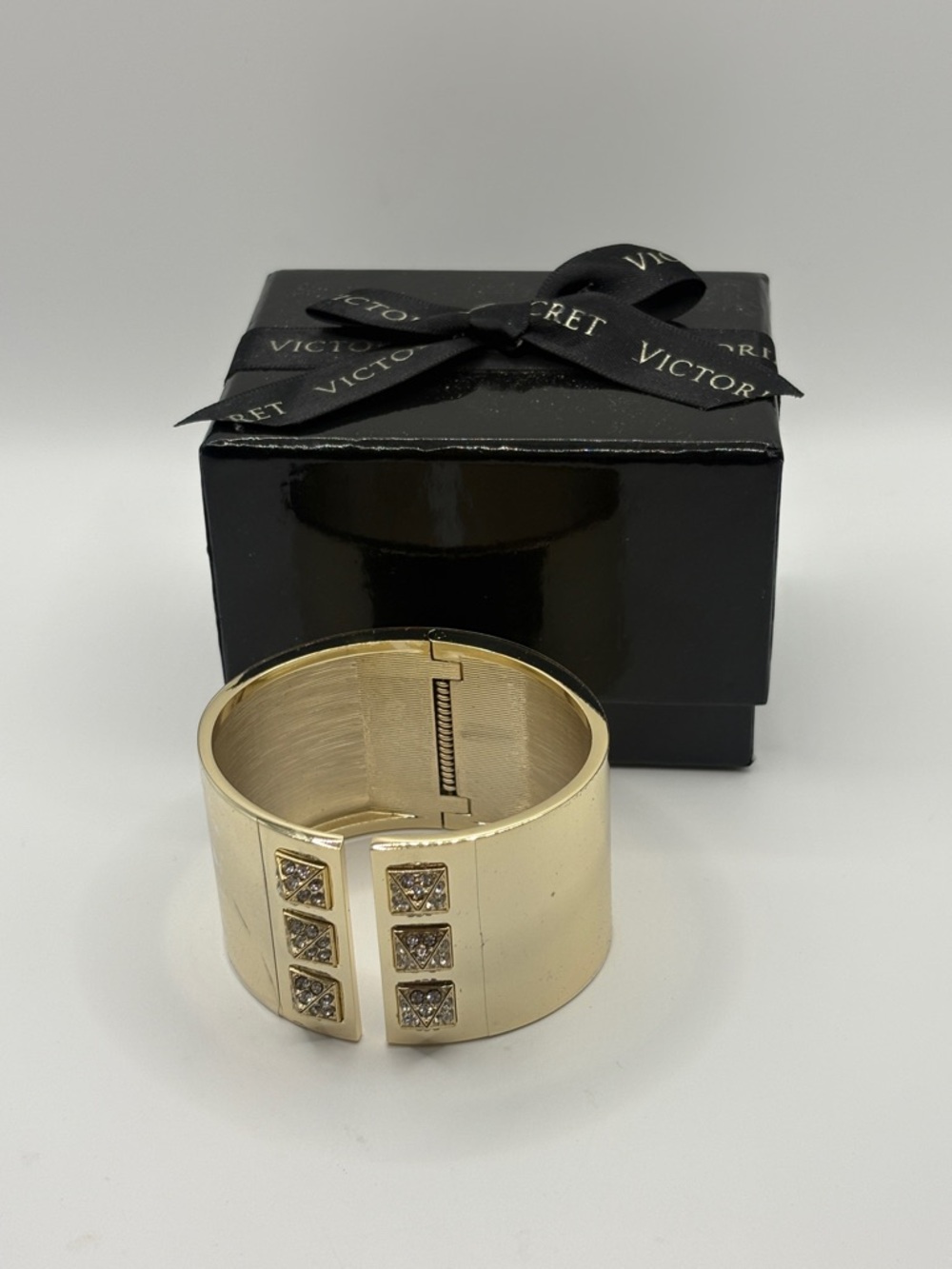 Victoria's Secret Gold  Cuff Bracelet  Crystal Pyramid Accents “Scandalous” NIB
